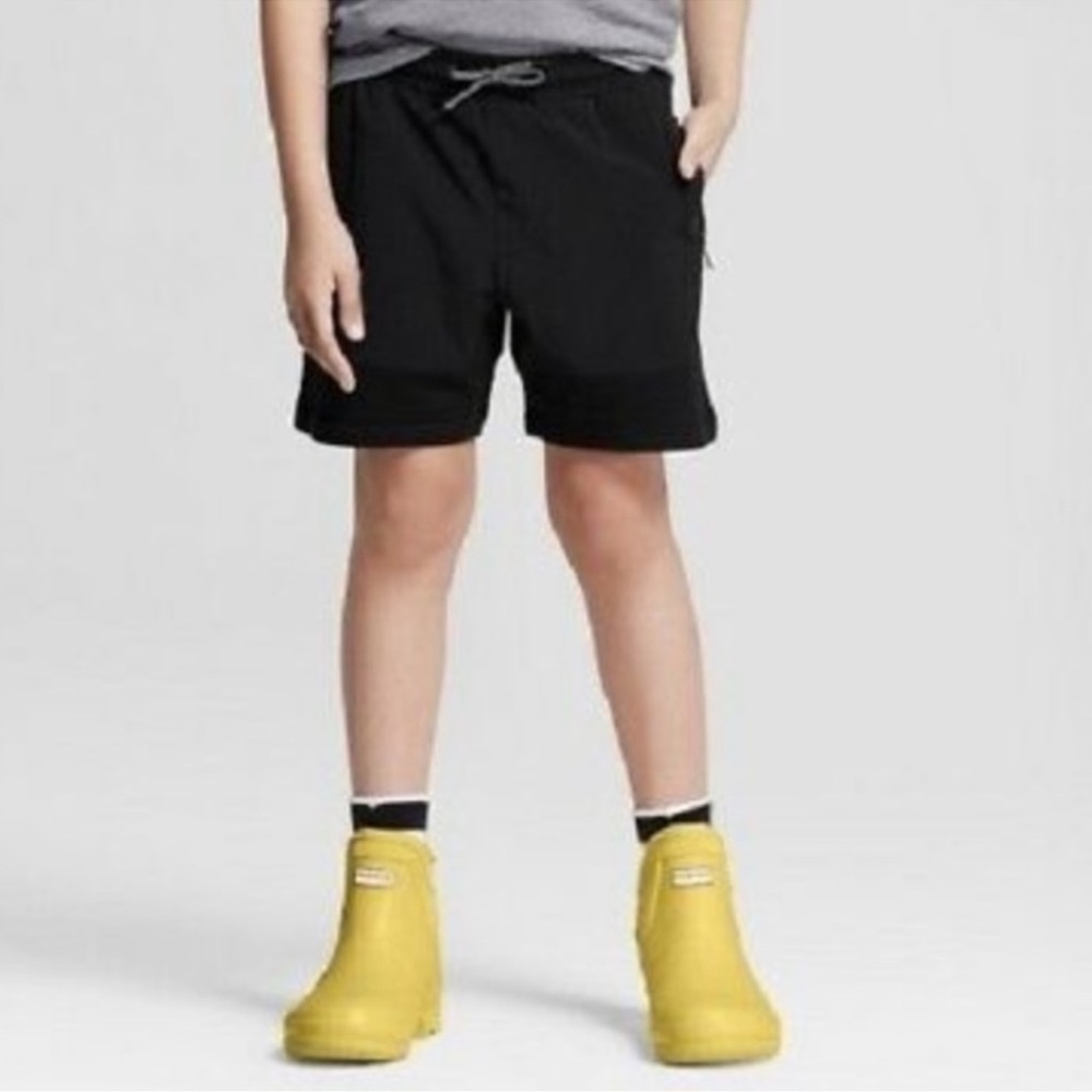 HUNTER for TARGET black shorts with zipper pockets in size Large (12/14).